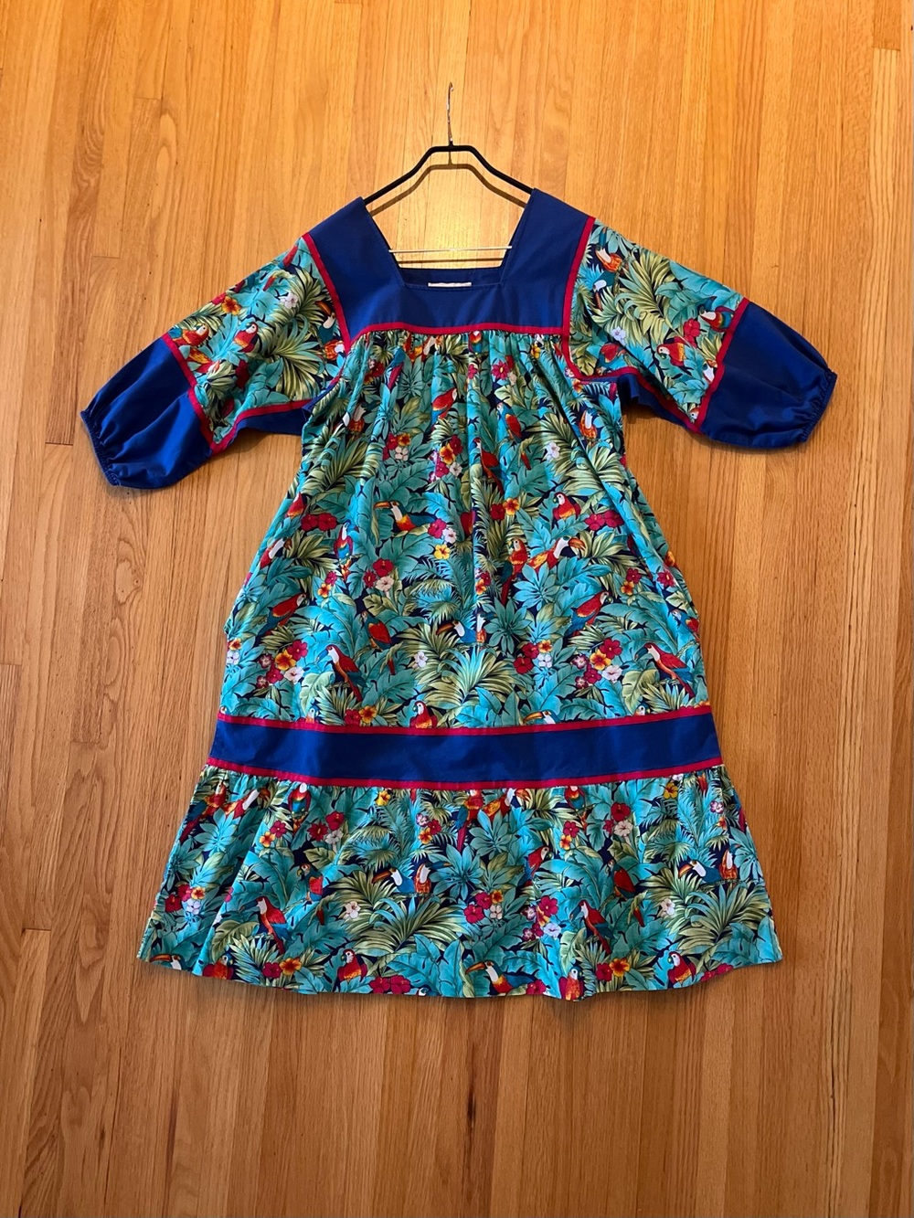 Vintage Krist Gudnason California rainforest print caftan size small
